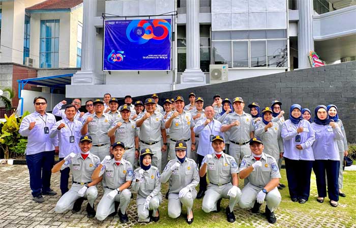 Foto bersama seusai upacara peringatan HUT Jasa Raharja.