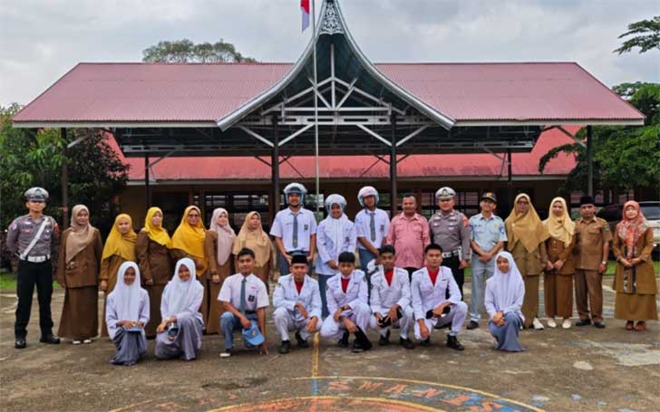 Jasa Raharja Cabang Bukittinggi melaksanakan kegiatan Sosialisasi Pencegahan Kecelakaan Lalu Lintas Jalan pada Senin, 12 Januari 2026, bertempat di SMA Negeri 1 Situjuh Limo Nagari, Kabupaten Lima Puluh Kota.