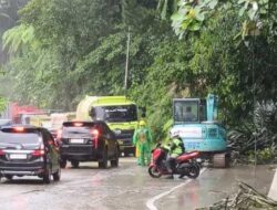 Longsor Sitinjau Lauik Ganggu Arus Padang–Solok, Polisi Berlakukan Buka Tutup