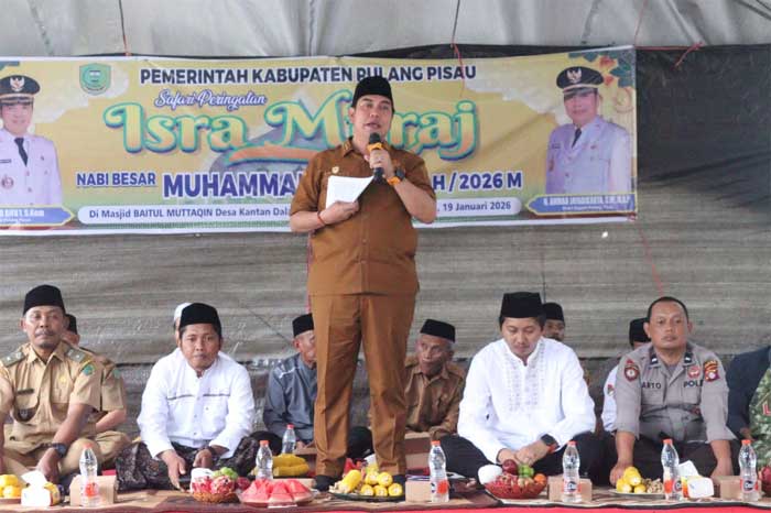 Wabup Pulang Pisau Hadiri Safari Isra Mi’raj di Desa Kantan Dalam