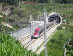 PT Kereta Cepat Indonesia China Catat Lonjakan Penumpang Whoosh Saat Libur Imlek 2026