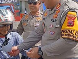 Puluhan Personel Satlantas Sosialisasikan Keselamatan di Pasar Raya