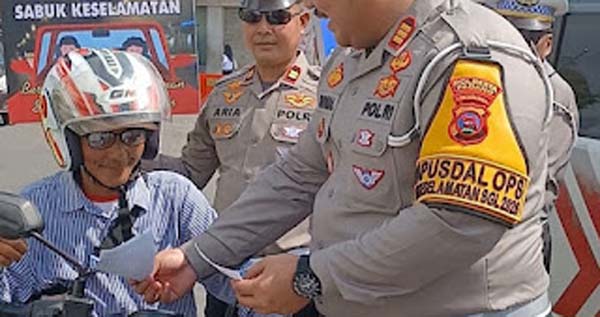 Satlantas Polresta Padang Gelar Operasi Keselamatan Singgalang 2026, Ratusan Selebaran Dibagikan