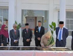 Gubernur Mahyeldi Ansharullah dan Menteri Arifatul Choiri Fauzi Resmikan UPTD PPPA di Sijunjung