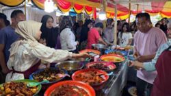 Ngabuburit Sambil Berburu Takjil, Pasa Pabukoan Kota Solok Diserbu Warga.