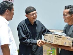 Sekda Kabupaten Agam Hadiri Penyerahan Bantuan Kompor Gas untuk Warga Huntara di Tanjung Raya