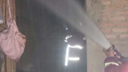 Satu Rumah Terbakar di Korong Gadang, Damkar Kota Padang Kerahkan 58 Personel