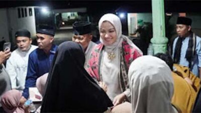 Bupati Annisa Suci Ramadhani menghadiri kegiatan buka puasa bersama 100 anak yatim.