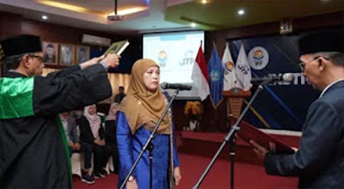 Maidiawati saat dilantik