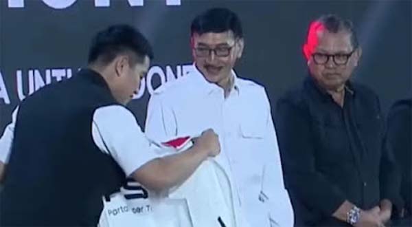 Hendrajoni, tokoh senior Partai NasDem Sumbar, resmi menjadi kader PSI
