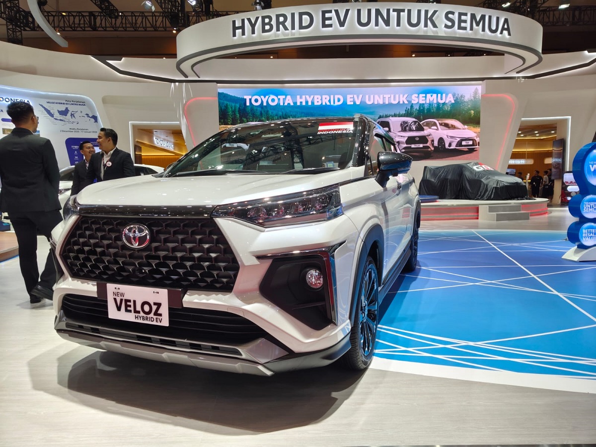 Deretan Mobil Hybrid Toyota di IIMS 2026, Ada 3 Model Baru.