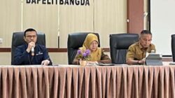 Pembinaan statistik sektoral.