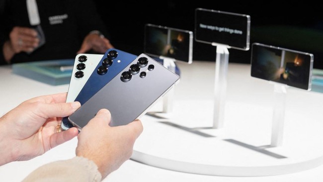 Flagship terbaru Samsung Galaxy S26 yang kemungkinan besar rilis Februari mendatang dikabarkan akan mendukung fitur komunikasi satelit.