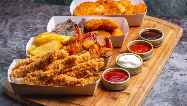 Untuk membuat gorengan renyah dan lebih sehat, salah satunya pilih tepung yang tak serap minyak banyak.