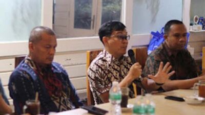 Dorong Efisiensi Arus Barang, Pelindo Tambah Reach Stacker di Pelabuhan Teluk Bayur.