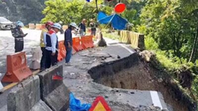Jalur Padang–Bukittinggi di Lembah Anai Menyempit Akibat Terban, Lalu Lintas Satu Arah