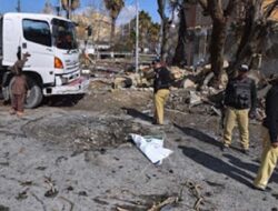 Konflik Balochistan, Kendaraan Terbakar, Jalan Ditutup