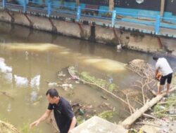 Sungai Tersumbat Sampah, Pemko Pariaman Turun Tangan Bersihkan Batang Air Pampan