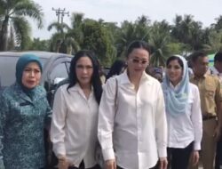 Istri Pejabat Turun ke Tanah Luka Padang Pariaman Harapan Warga Menyala Kembali