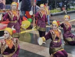 Bukti Tradisi Tak Bisa Dipinggirkan! Seniman Nagari “Darak Rantak” Sungai Garinggiang Tembus Ibu Kota