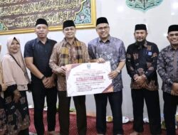Safari Ramadhan Pemprov Sumbar Guncang Pariaman Berikan Batuan Miliaran