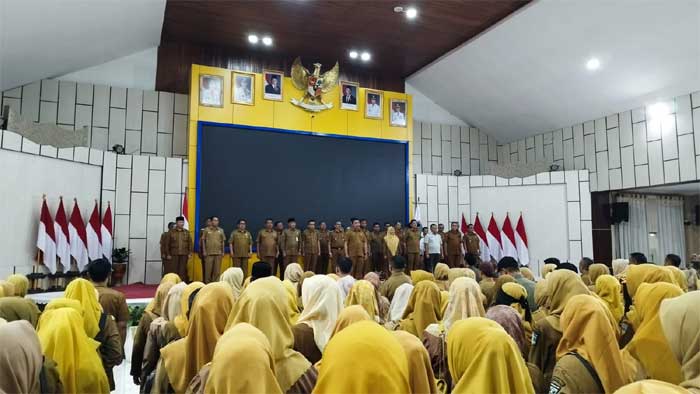 Apel gabungan Aparatur Sipil Negara (ASN) di lingkungan pemerintah Kabupaten Solok Selatan di Aula Sarantau Sasurambi Kantor Bupati, Senin (2/2/2026).