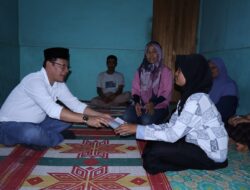 Wako Zulmaeta Serahkan Bansos Swadaya Masyarakat Sebesar Empat Juta Lebih