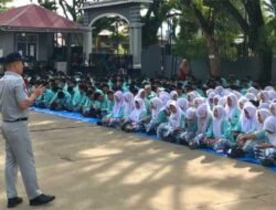 JR Sumbar dan Ditlantas Polda Edukasi Siswa SMAN 6 Padang