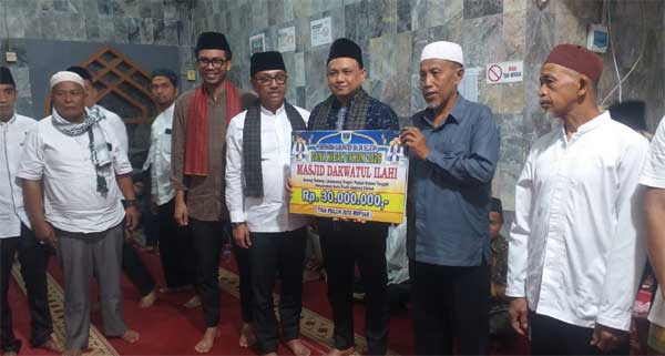 Safari Ramadhan di KPGD, Bupati Khairunas Serap Aspirasi dan Salurkan Bantuan