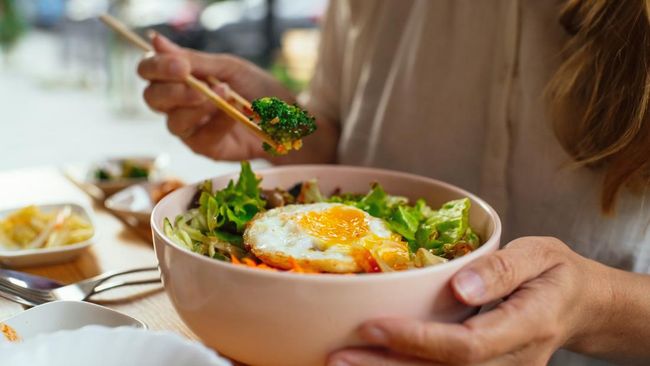 Berikut rekomendasi menu santap sahur yang bikin kuat puasa seharian dan tidak mudah lapar.