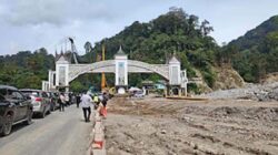 Kondisi jembatan kembar Padang Panjang saat ini masih dalam perbaikan.