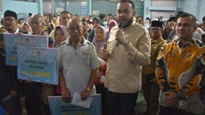Jelang Lebaran, Warga Terdampak Bencana di Kota Padang Terima Bantuan Jaminan Hidup dan Stimulan Ekonomi.