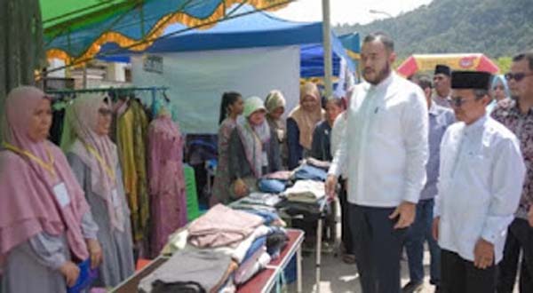 Wali Kota Padang Fadly Amran mengapresiasi pelaksanaan Bazar Mom’s BBI