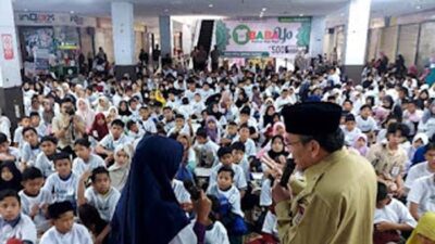 Lewat Program Babayo, Lazis Mitra Ummat Madani Ajak 500 Anak Serbu Plaza Andalas.