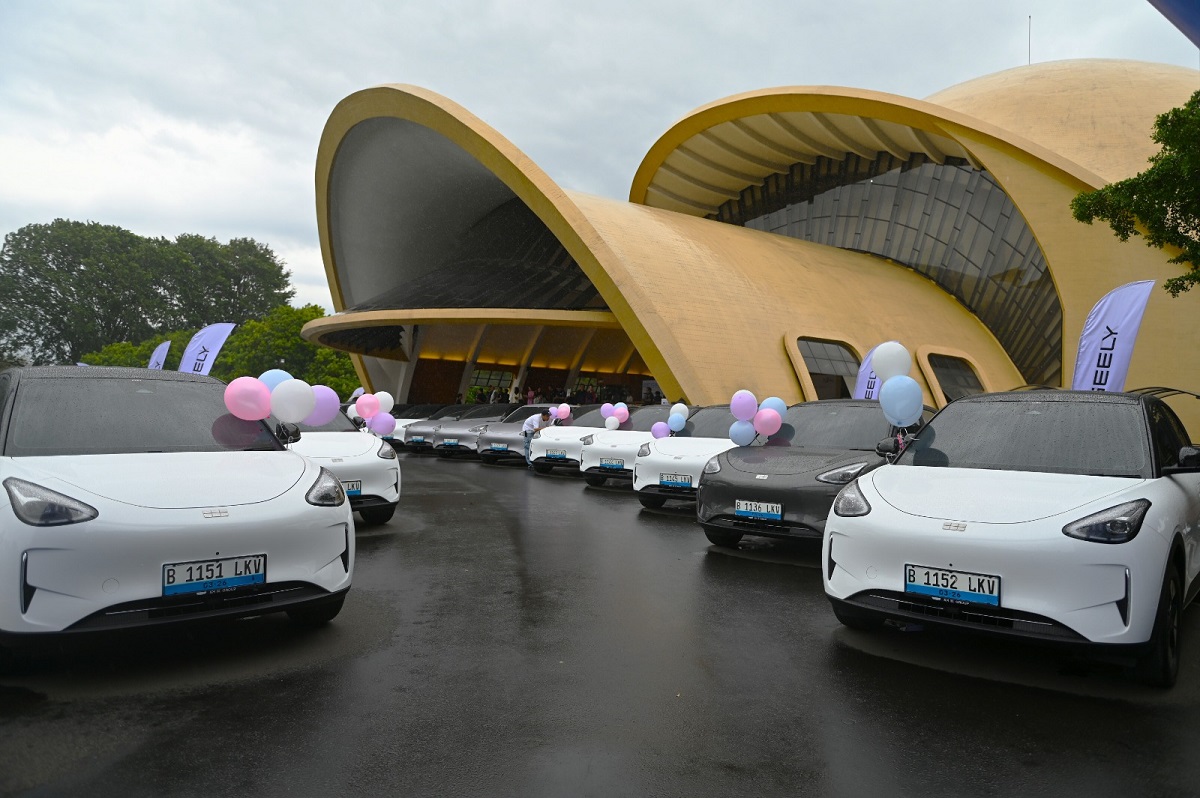 1.000 Unit Geely EX2 Mulai Dikirim ke Konsumen.