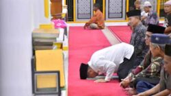 Bupati Agam Mendadak Shalat Tarwih di Mesjid Raya Garagahan.