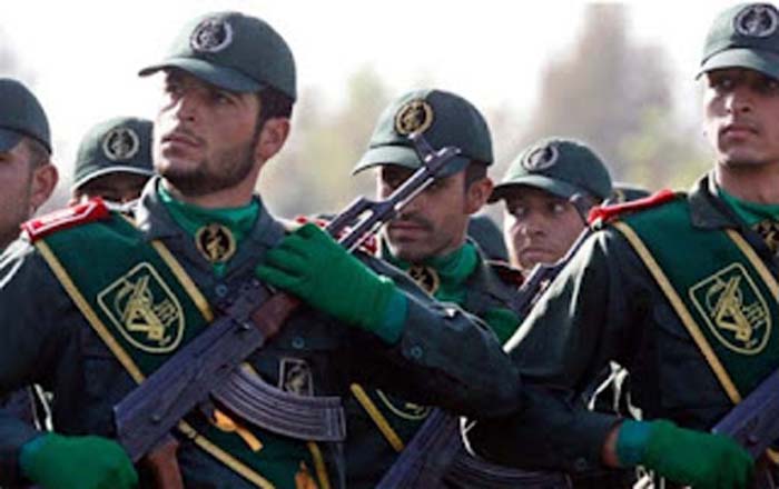 Iran mengerahkan sekitar 1 juta tentara.