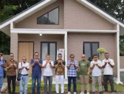 Hutama Karya Tinjau Rumah Contoh Sepablock PT Semen Padang, Dorong Hunian Cepat dan Berkualitas