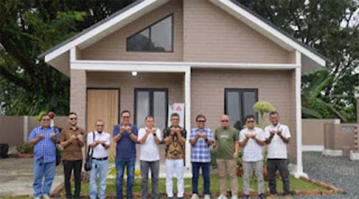 Direktur Operasi II PT Hutama Karya mengunjungi langsung rumah contoh Sepablock.