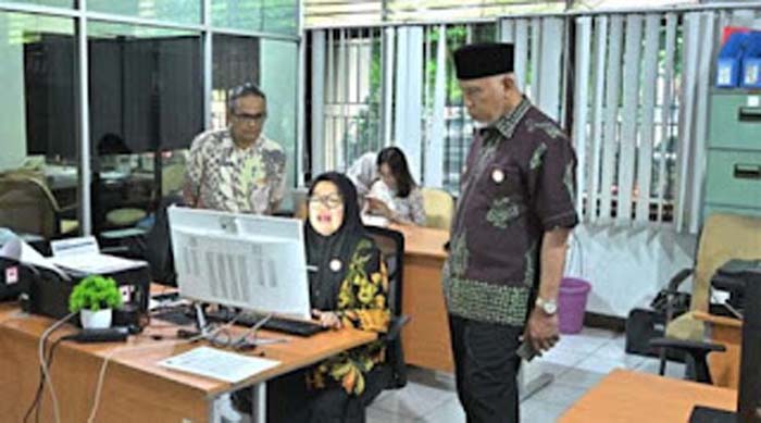 Gubernur Sumbar, Mahyeldi Ansharullah, melakukan sidak.
