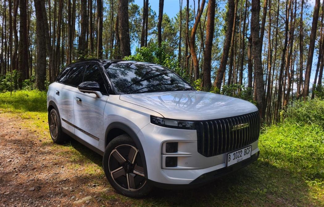 Jaecoo J7 SHS memiliki efisiensi bahan bakar untuk perjalanan jarak jauh tanpa khawatir jauh dari SPBU atau SPKLU.