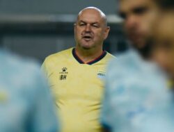 Bojan Hodak; Puncak Klasemen Belum Jamin Persib Bandung Mudah Raih Gelar