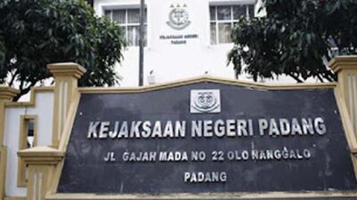 Kejaksaan Negeri (Kejari) Padang.