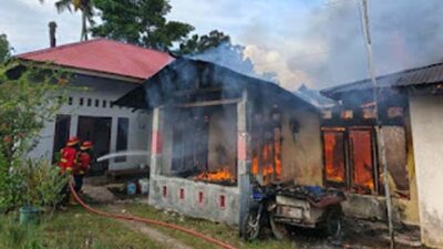 Tiga Petak Rumah di Nanggalo Padang Terbakar, Kerugian Diperkirakan Rp500 Juta.