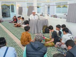 Gubernur Mahyeldi Iktikaf Bersama Warga di Masjid Jihad Padang dalam Safari Ramadan