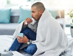 Minum Air Es Saat Demam, Aman atau Sebaiknya Dihindari?