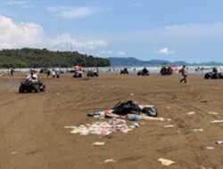 Relawan Bencana di Pantai Air Manis Dinilai Vital untuk Keselamatan Pengunjung Selama Lebaran