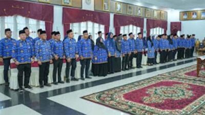 Sekretaris Daerah Provinsi Sumbar, Arry Yuswandi melantik 44 pejabat.