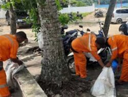 Tumpukan Sampah di Pantai Padang, Tantangan Pasca-Lebaran 1447 H