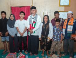 Gubernur Mahyeldi Serahkan Bantuan Bedah Rumah Rp25 Juta untuk Keluarga Gatot di Sawahlunto